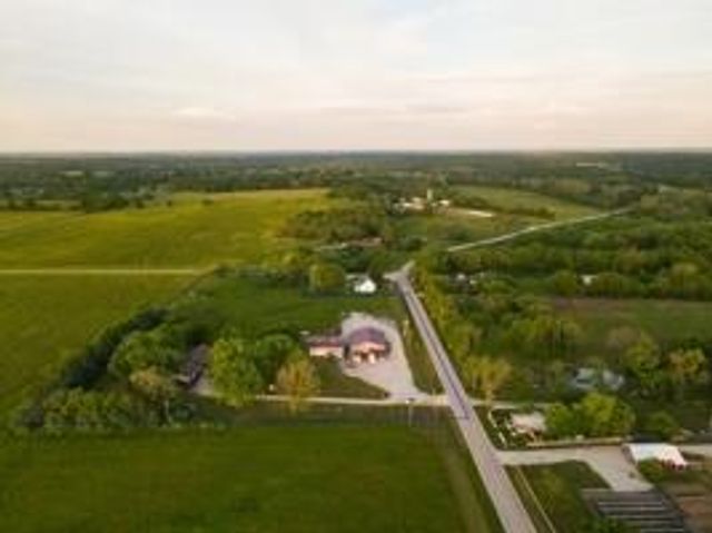 6879 E Highway 32, Stockton, MO 65785