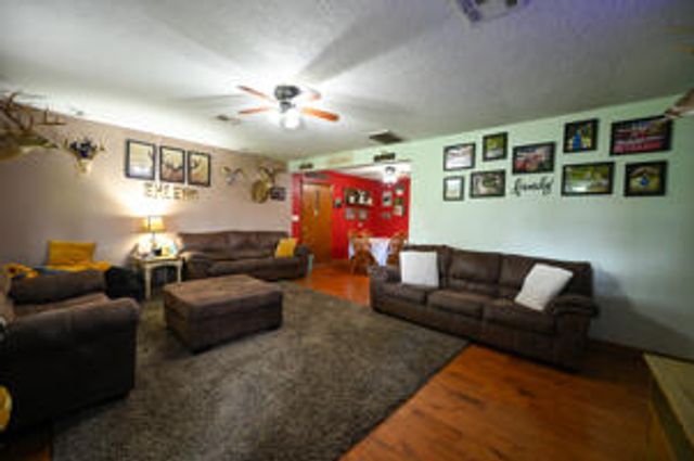 6879 E Highway 32, Stockton, MO 65785