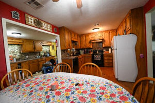 6879 E Highway 32, Stockton, MO 65785