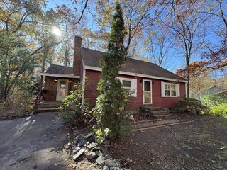 601 Flathill Road, Lunenburg, MA 01462