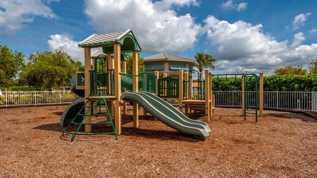 2996 Royal Gardens AVE, Fort Myers, FL 33916