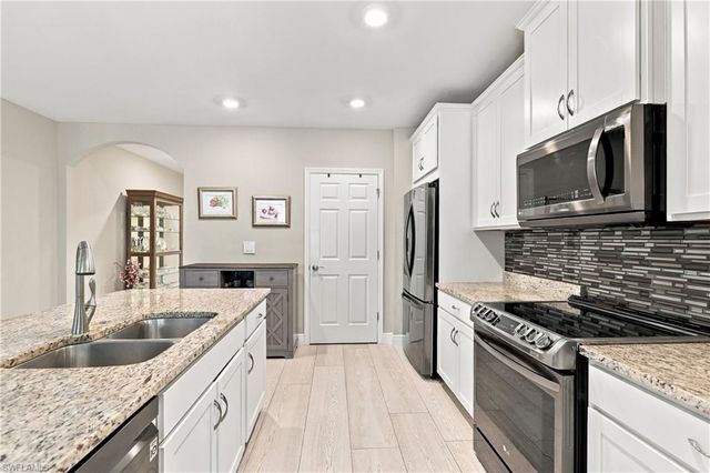 2996 Royal Gardens AVE, Fort Myers, FL 33916