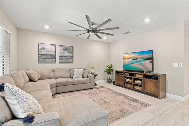 2996 Royal Gardens AVE, Fort Myers, FL 33916