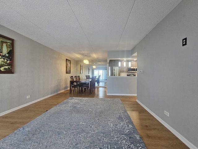 475 PLUM CREEK Drive 505, Wheeling, IL 60090