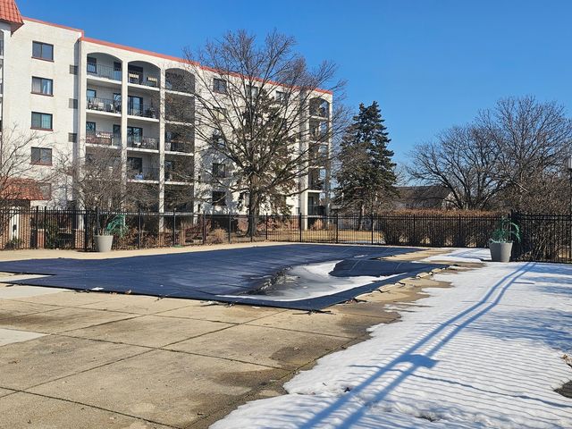 475 PLUM CREEK Drive 505, Wheeling, IL 60090