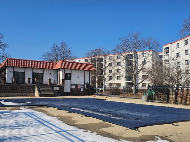 475 PLUM CREEK Drive 505, Wheeling, IL 60090