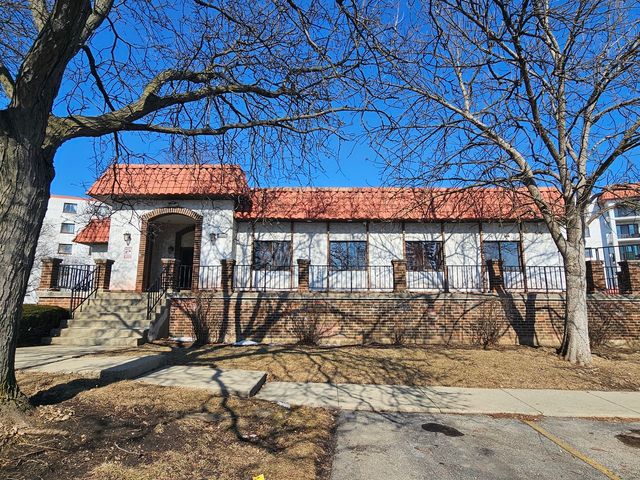 475 PLUM CREEK Drive 505, Wheeling, IL 60090