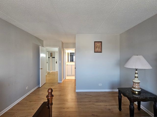 475 PLUM CREEK Drive 505, Wheeling, IL 60090