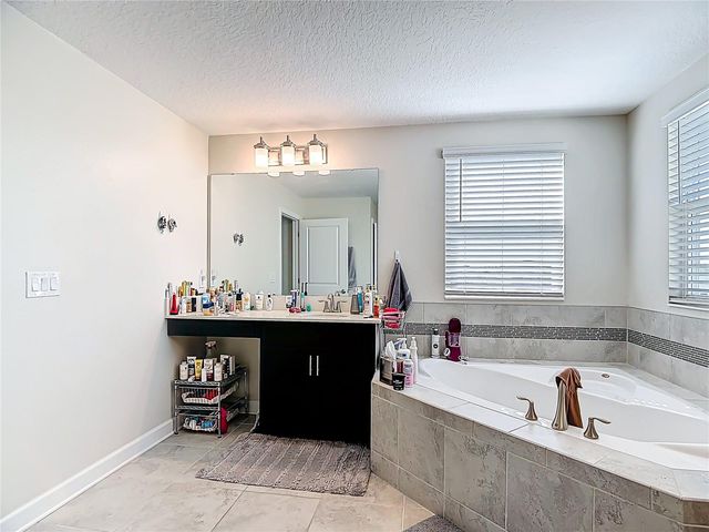 460 BRUNSWICK DRIVE, Davenport, FL 33837