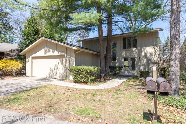 6620 Red Cedar Lane, West Bloomfield, MI 48324