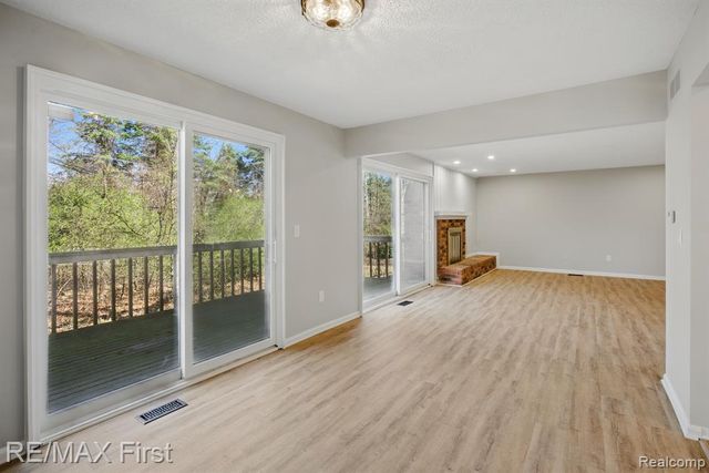 6620 Red Cedar Lane, West Bloomfield, MI 48324