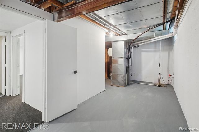 6620 Red Cedar Lane, West Bloomfield, MI 48324