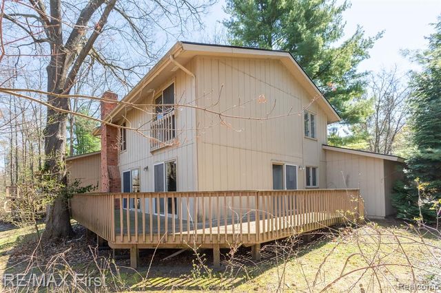 6620 Red Cedar Lane, West Bloomfield, MI 48324