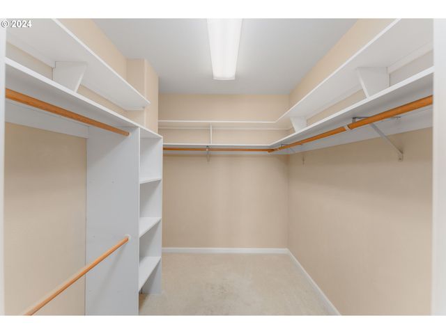 18235 DIXONVILLE Rd, Roseburg, OR 97470