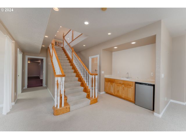 18235 DIXONVILLE Rd, Roseburg, OR 97470