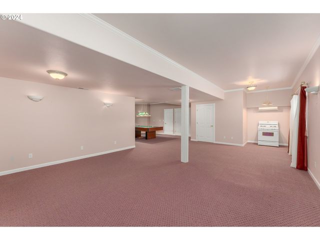 18235 DIXONVILLE Rd, Roseburg, OR 97470