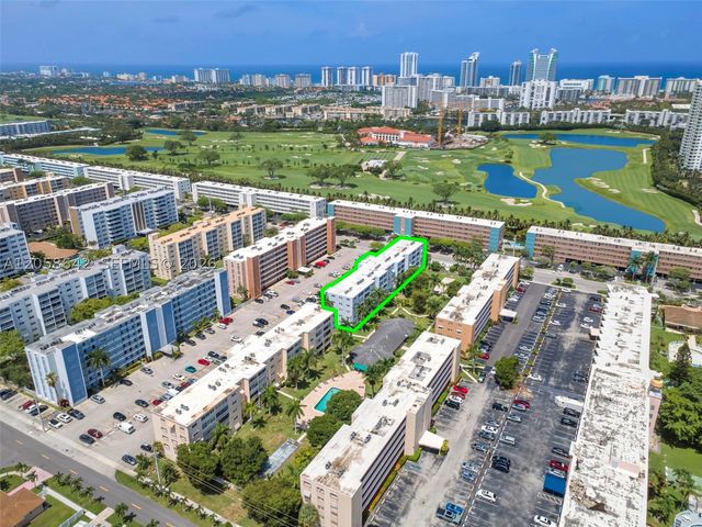 233 NE 14th Ave 108, Hallandale Beach, FL 33009