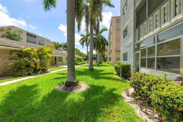 233 NE 14th Ave 108, Hallandale Beach, FL 33009