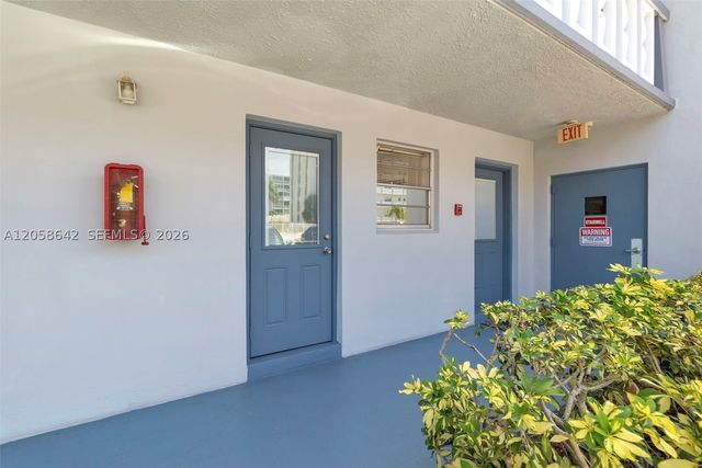 233 NE 14th Ave 108, Hallandale Beach, FL 33009