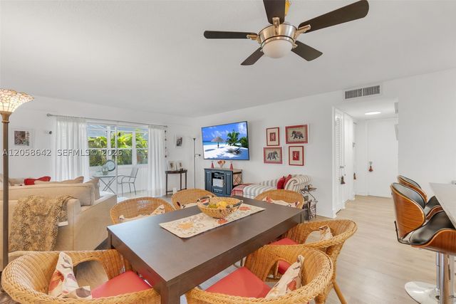 233 NE 14th Ave 108, Hallandale Beach, FL 33009