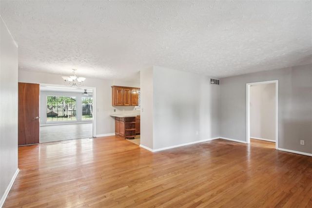 309 Sherri Lane, Yukon, OK 73099