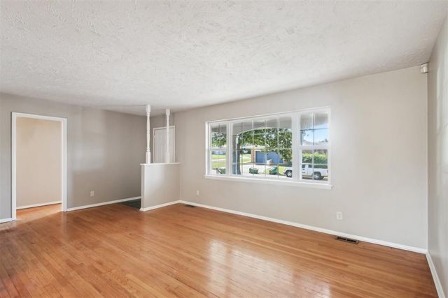 309 Sherri Lane, Yukon, OK 73099