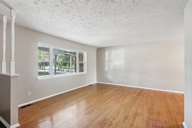 309 Sherri Lane, Yukon, OK 73099