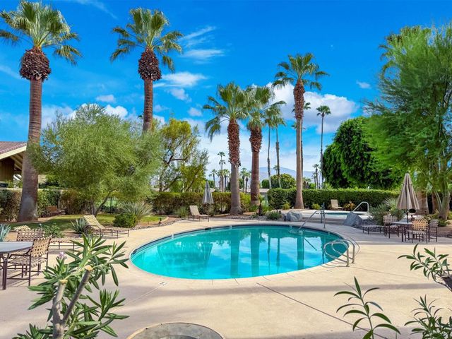358 Red River Road, Palm Desert, CA 92211