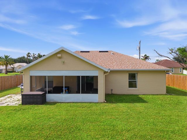 5807 NW BURRI Court, Port St. Lucie, Port St Lucie, FL 34986