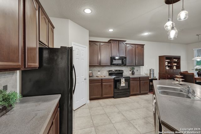 1104 Magellan, Windcrest, TX 78239