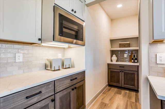 3233 N Pine Grove Cir, Wichita, KS 67205