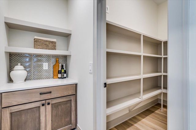 3233 N Pine Grove Cir, Wichita, KS 67205