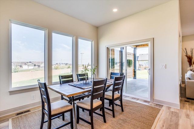 3233 N Pine Grove Cir, Wichita, KS 67205