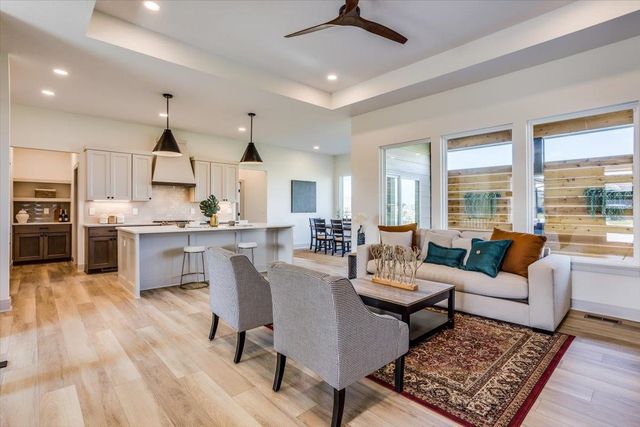 3233 N Pine Grove Cir, Wichita, KS 67205