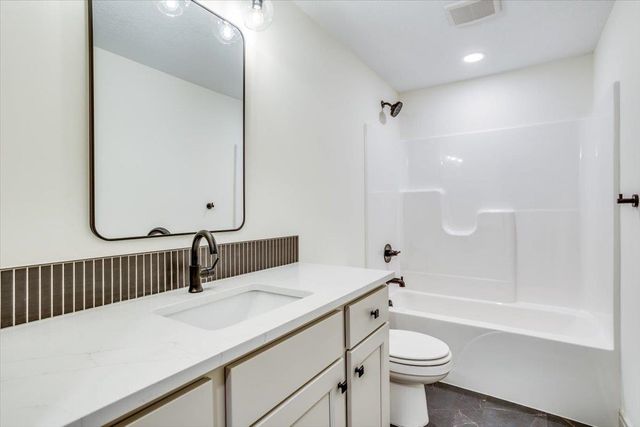 3233 N Pine Grove Cir, Wichita, KS 67205