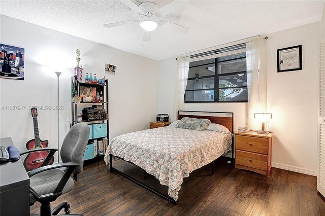 1100 Colony Point Cir 302, Pembroke Pines, FL 33026