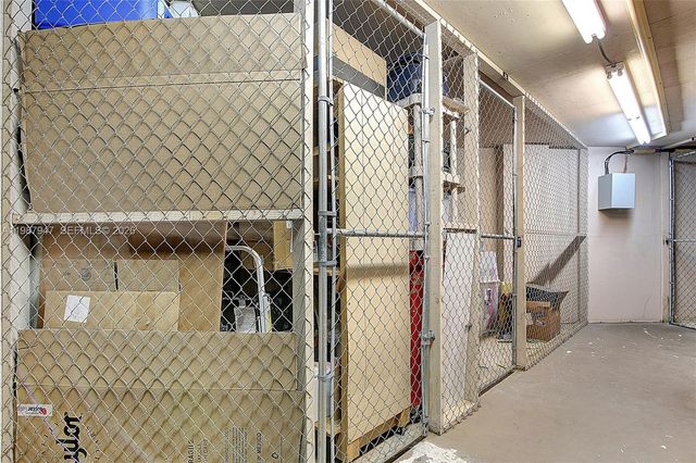 1100 Colony Point Cir 302, Pembroke Pines, FL 33026