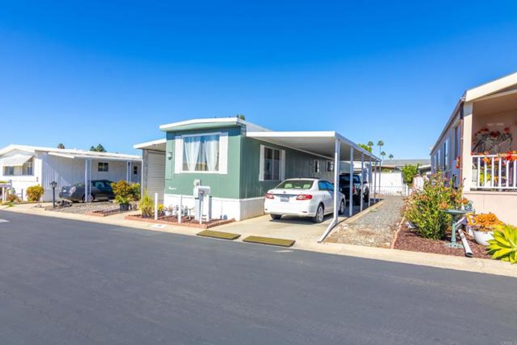 1010 E Bobier Drive 59, Vista, CA 92084