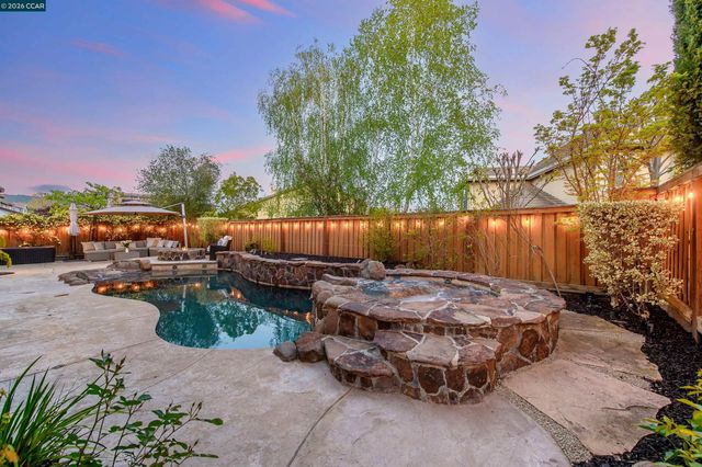 2261 Genoa St, Danville, CA 94506