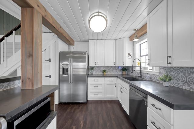 88 Julia Justice Road, Huntsville, TX 77320