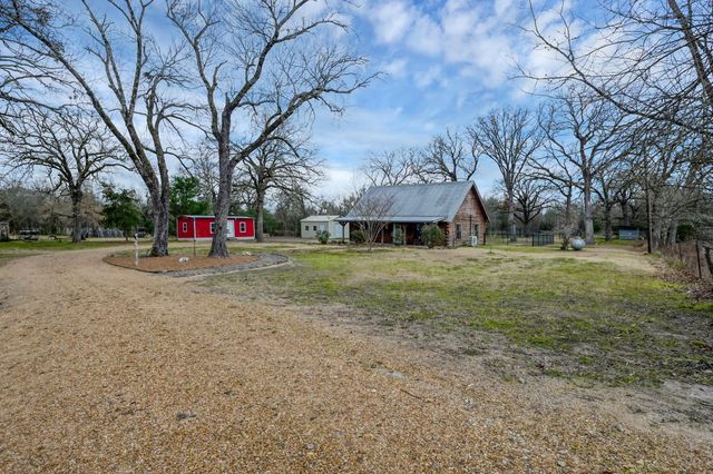 88 Julia Justice Road, Huntsville, TX 77320