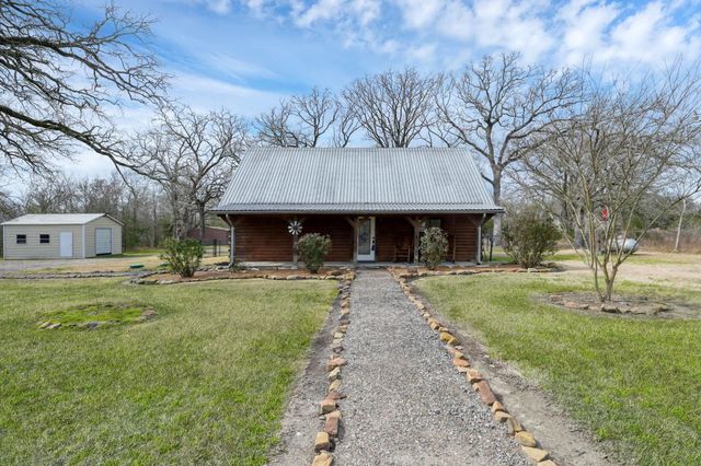 88 Julia Justice Road, Huntsville, TX 77320