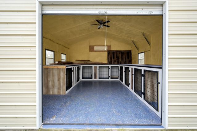 88 Julia Justice Road, Huntsville, TX 77320