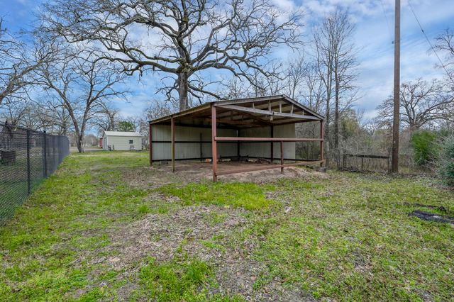 88 Julia Justice Road, Huntsville, TX 77320