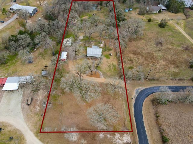 88 Julia Justice Road, Huntsville, TX 77320