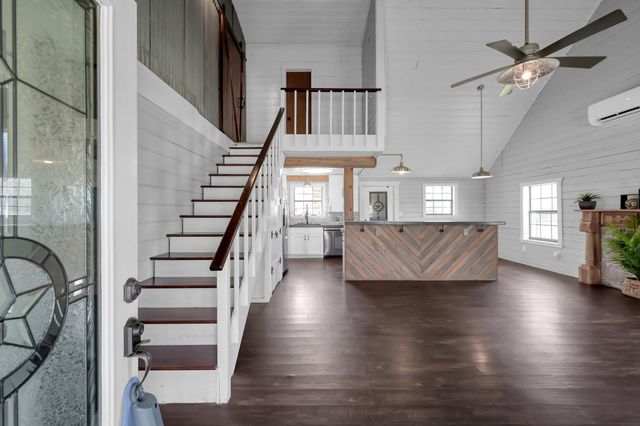 88 Julia Justice Road, Huntsville, TX 77320