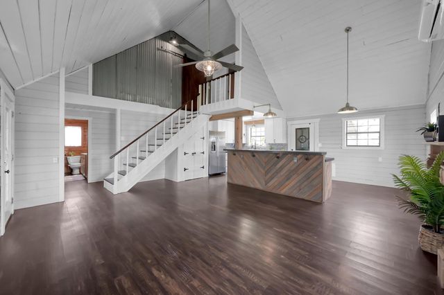 88 Julia Justice Road, Huntsville, TX 77320