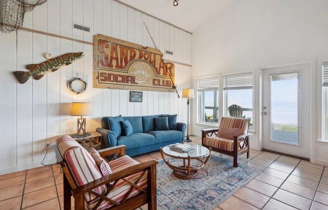 911 E Arctic Avenue, Folly Beach, SC 29439