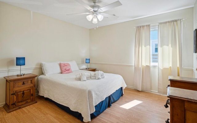 911 E Arctic Avenue, Folly Beach, SC 29439