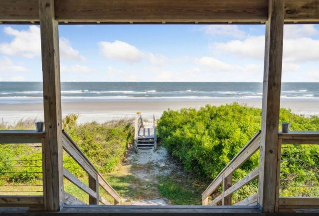 911 E Arctic Avenue, Folly Beach, SC 29439